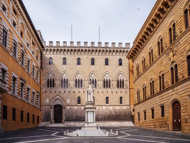Lovaglio (Mps) punta al 66% di Mediobanca e cambio Ceo