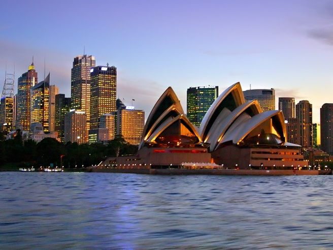 Australia: banca centrale RBA alza tassi di 50 punti base allo 0,85%. Prosegue lotta contro inflazione